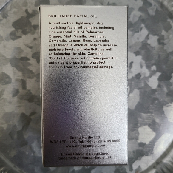 ⭐️40% Off⭐️ EH Emma Hardie Brilliance Facial Oil - Picture 9 of 12